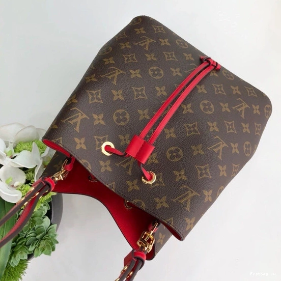 First bag ru VUITTON NÉONOÉ LOUIS 0809